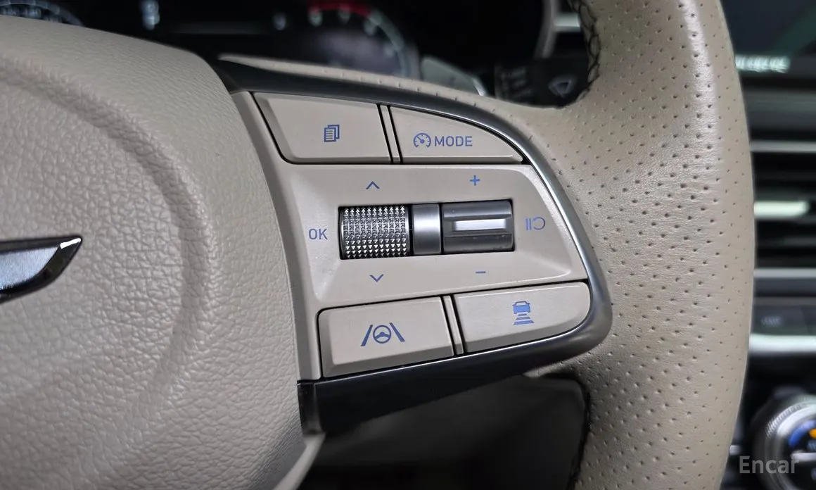 Фото 18 - Genesis G70