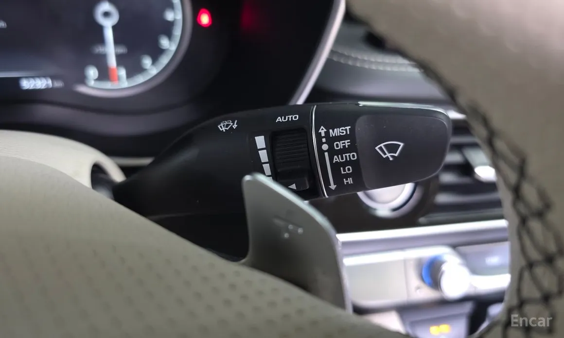 Фото 19 - Genesis G70