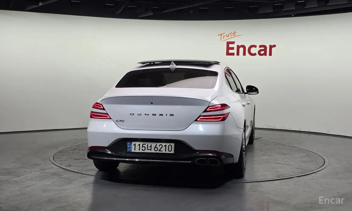 Фото 4 - Genesis G70