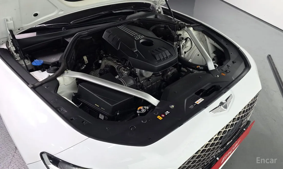 Фото 6 - Genesis G70