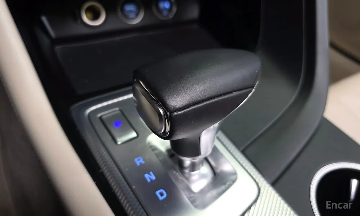 Фото 9 - Genesis G70