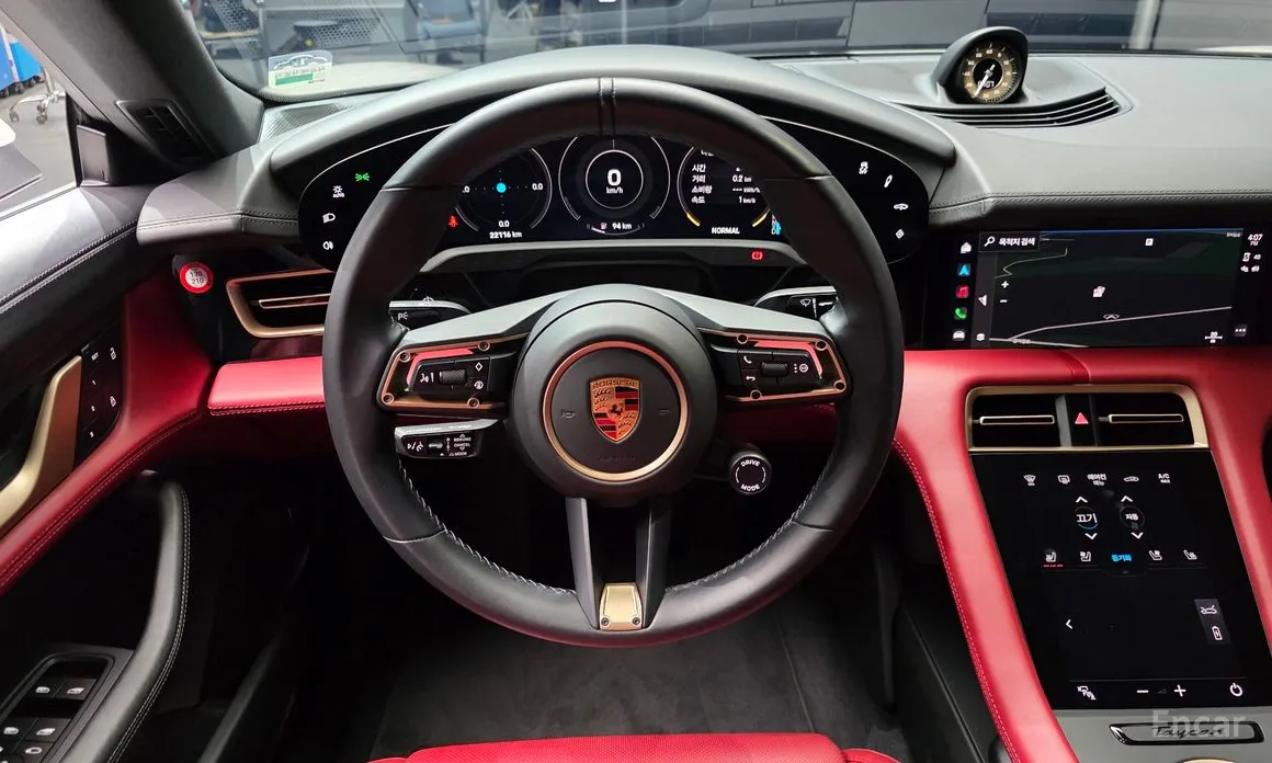 Фото 13 - Porsche Taycan