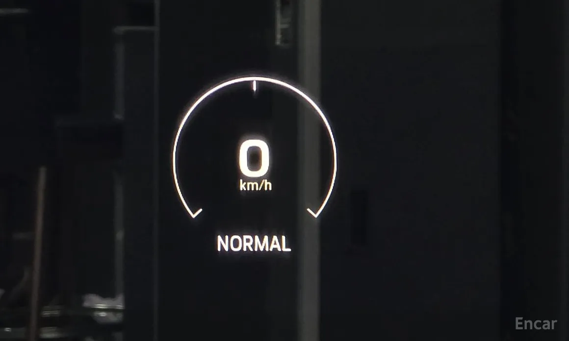 Фото 18 - Porsche Taycan