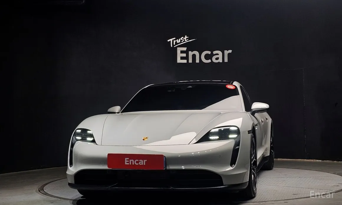 Фото 3 - Porsche Taycan