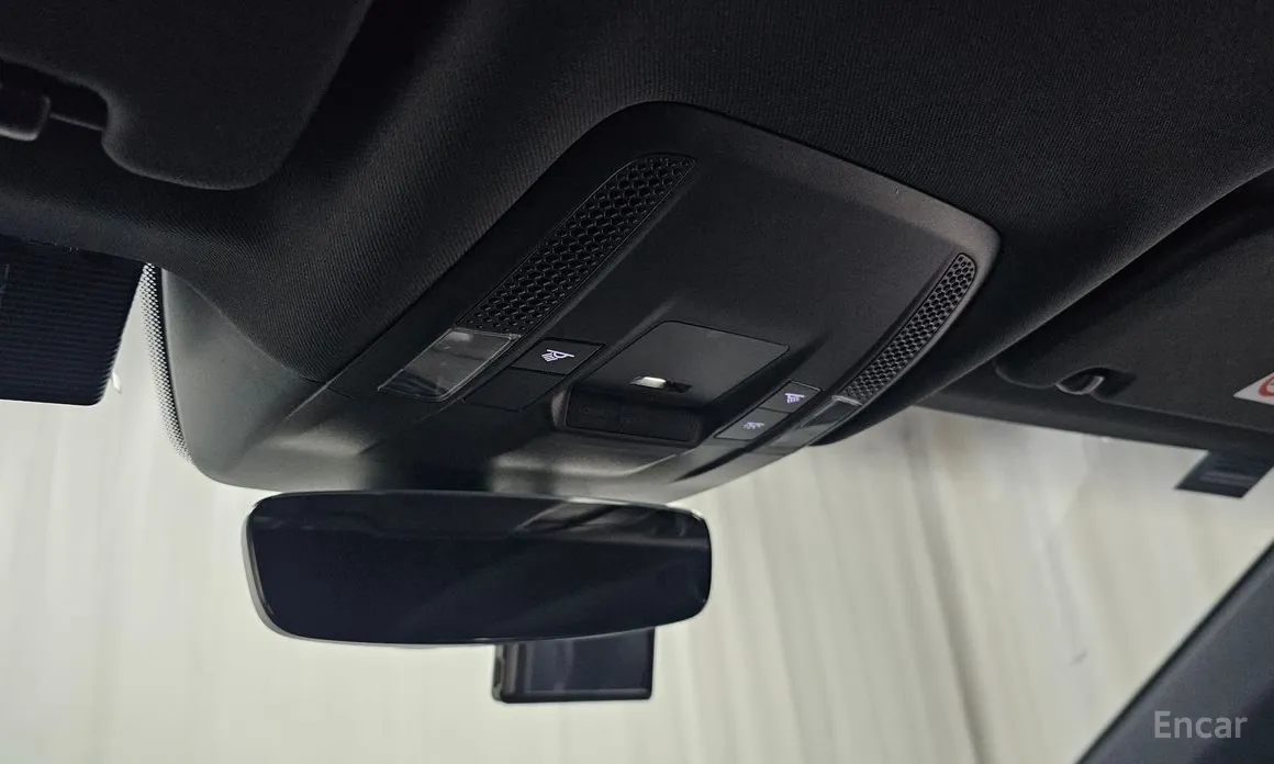 Фото 17 - Porsche Taycan