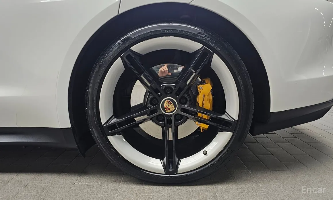 Фото 5 - Porsche Taycan