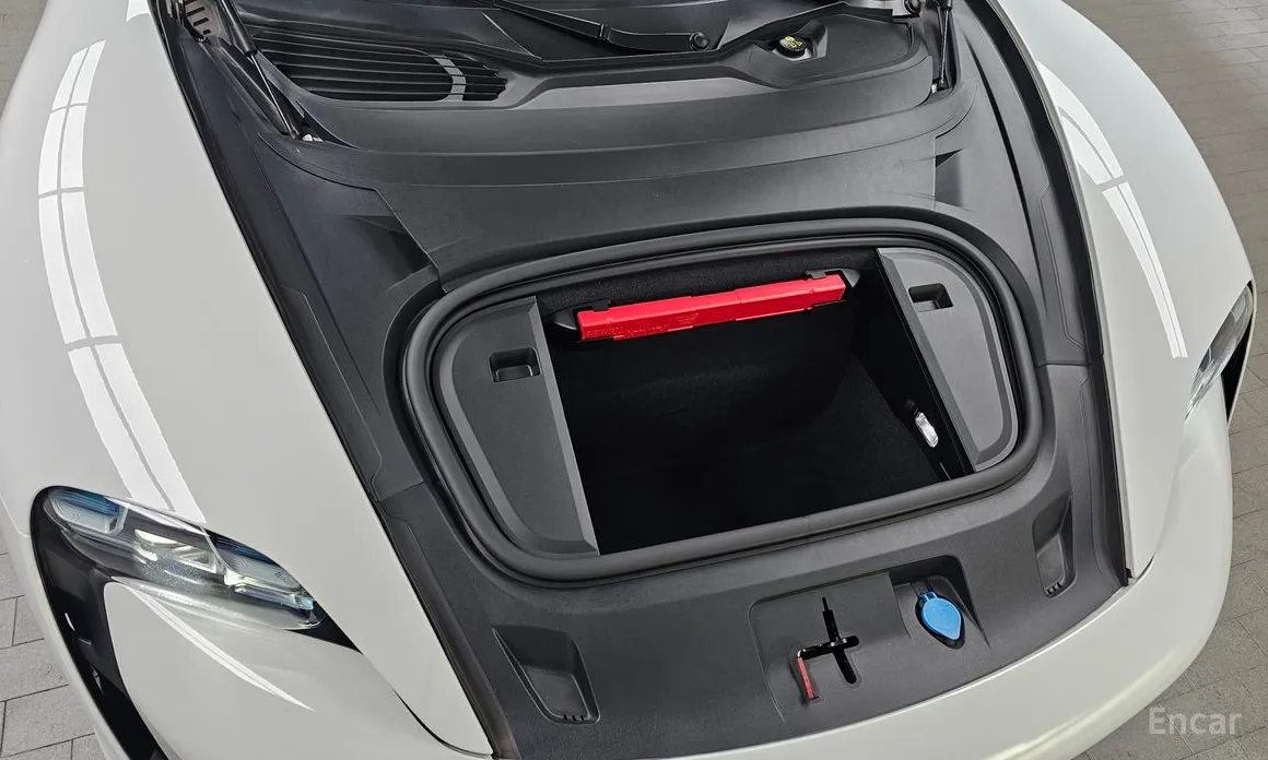 Фото 6 - Porsche Taycan