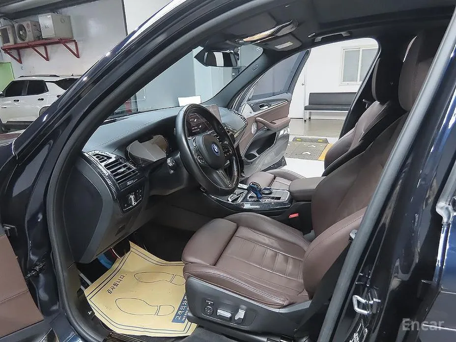 Фото 11 - BMW iX3