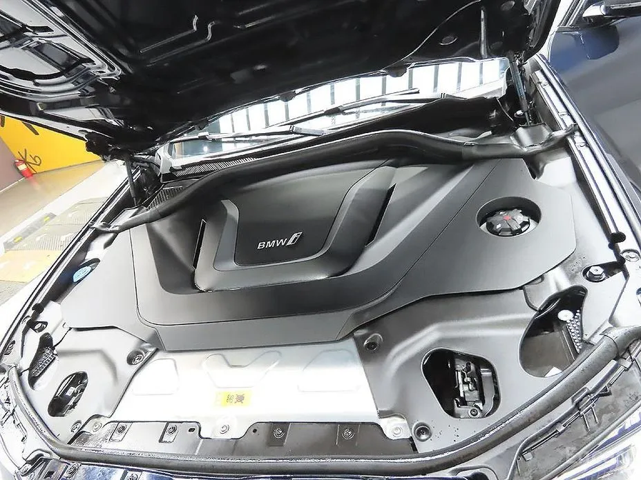 Фото 7 - BMW iX3