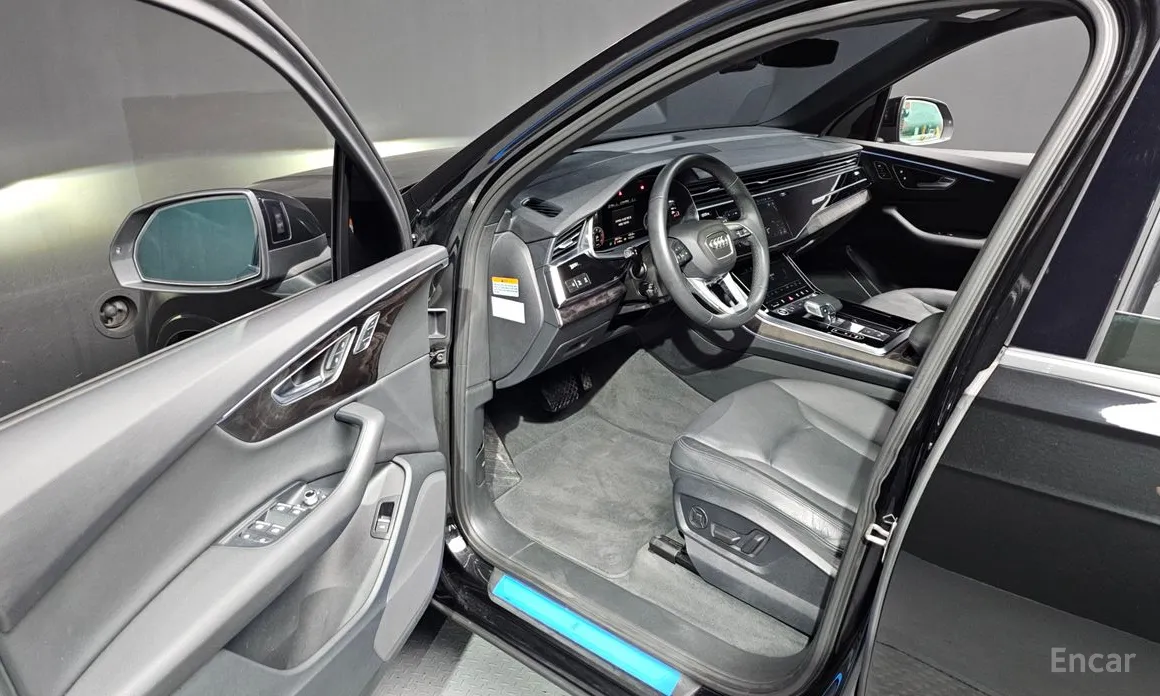 Фото 10 - Audi Q7