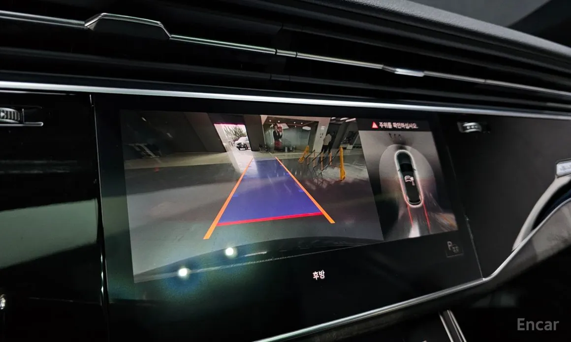 Фото 15 - Audi Q7