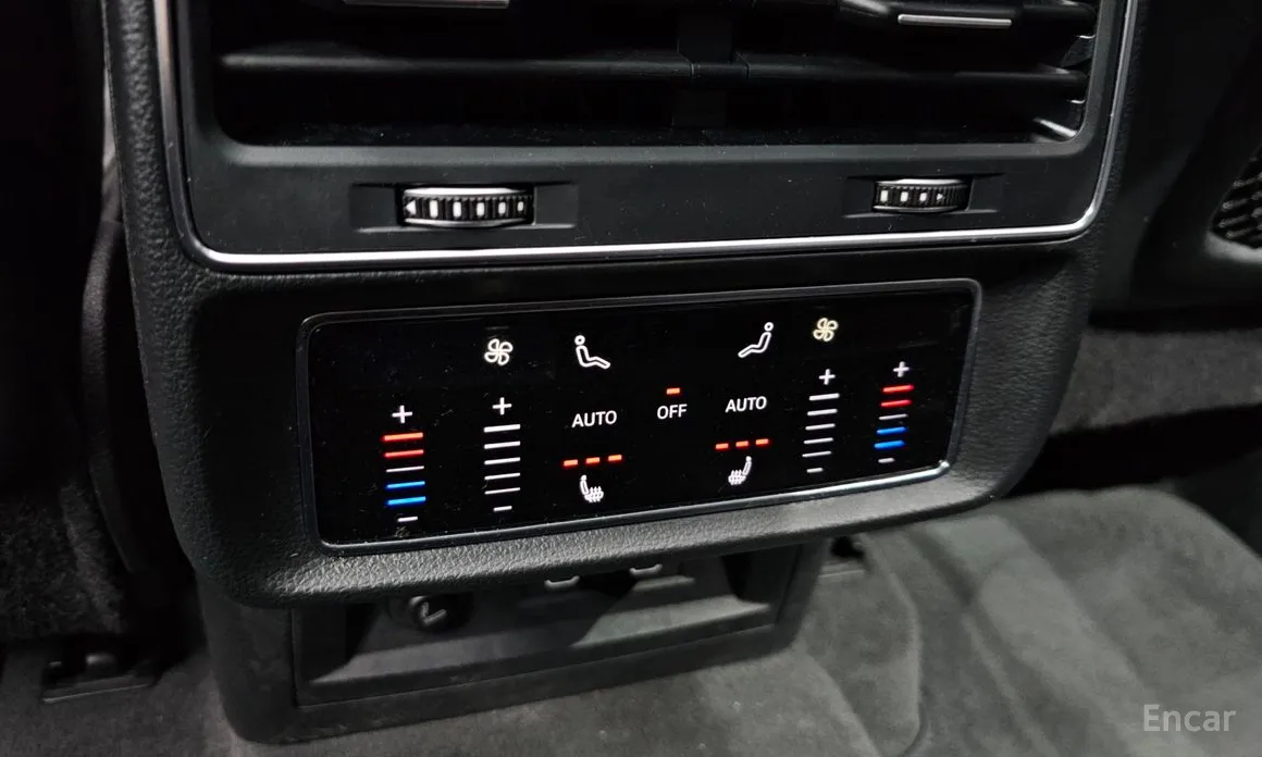 Фото 16 - Audi Q7