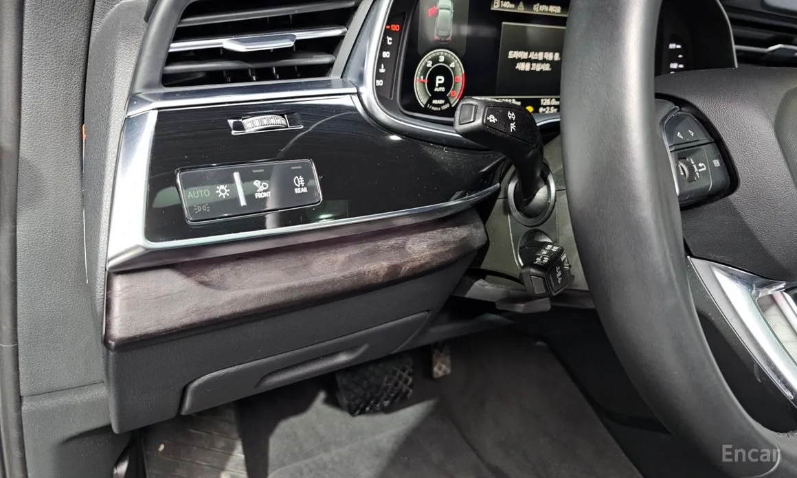 Фото 19 - Audi Q7