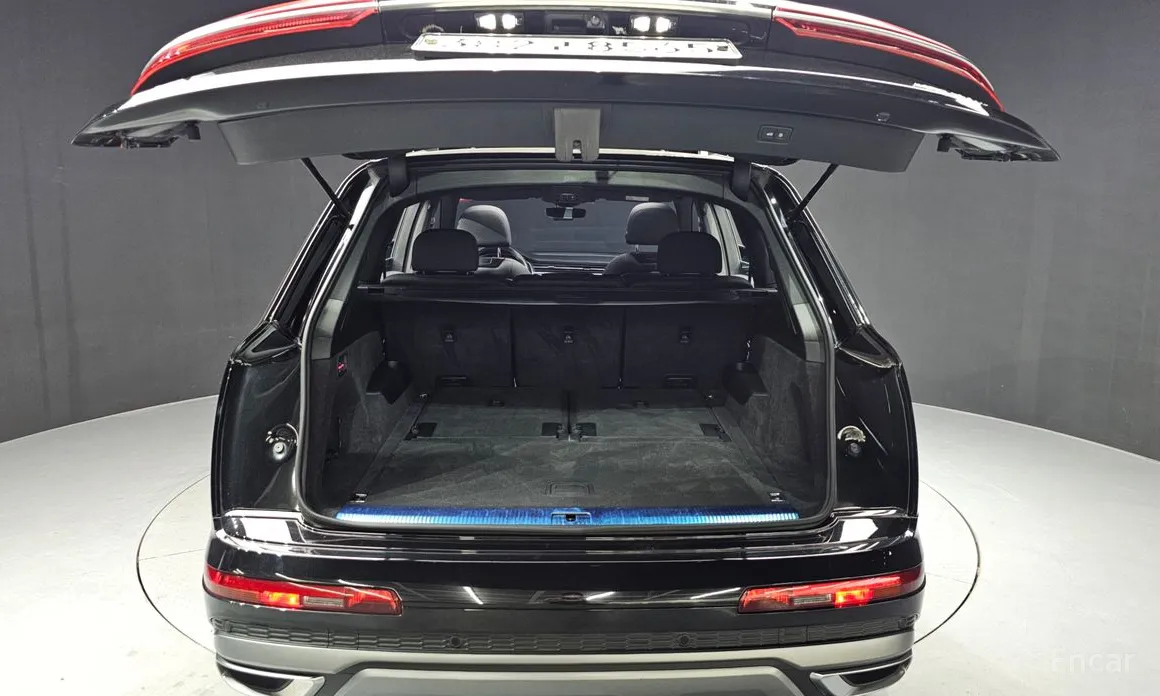 Фото 20 - Audi Q7