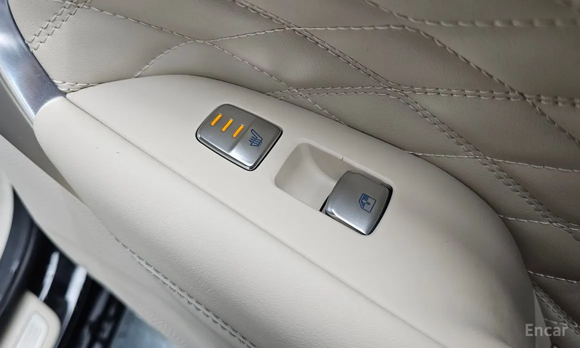 Фото 18 - Genesis G70