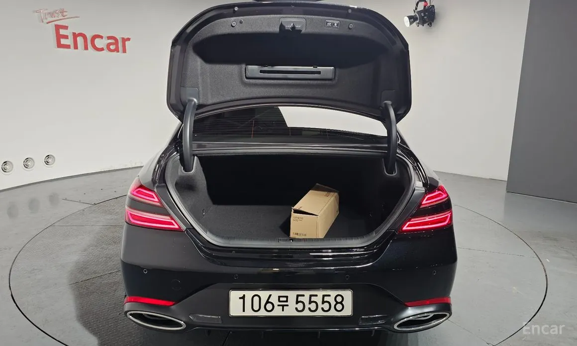 Фото 20 - Genesis G70