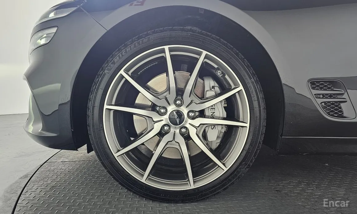 Фото 5 - Genesis G70