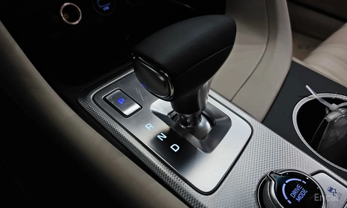 Фото 9 - Genesis G70