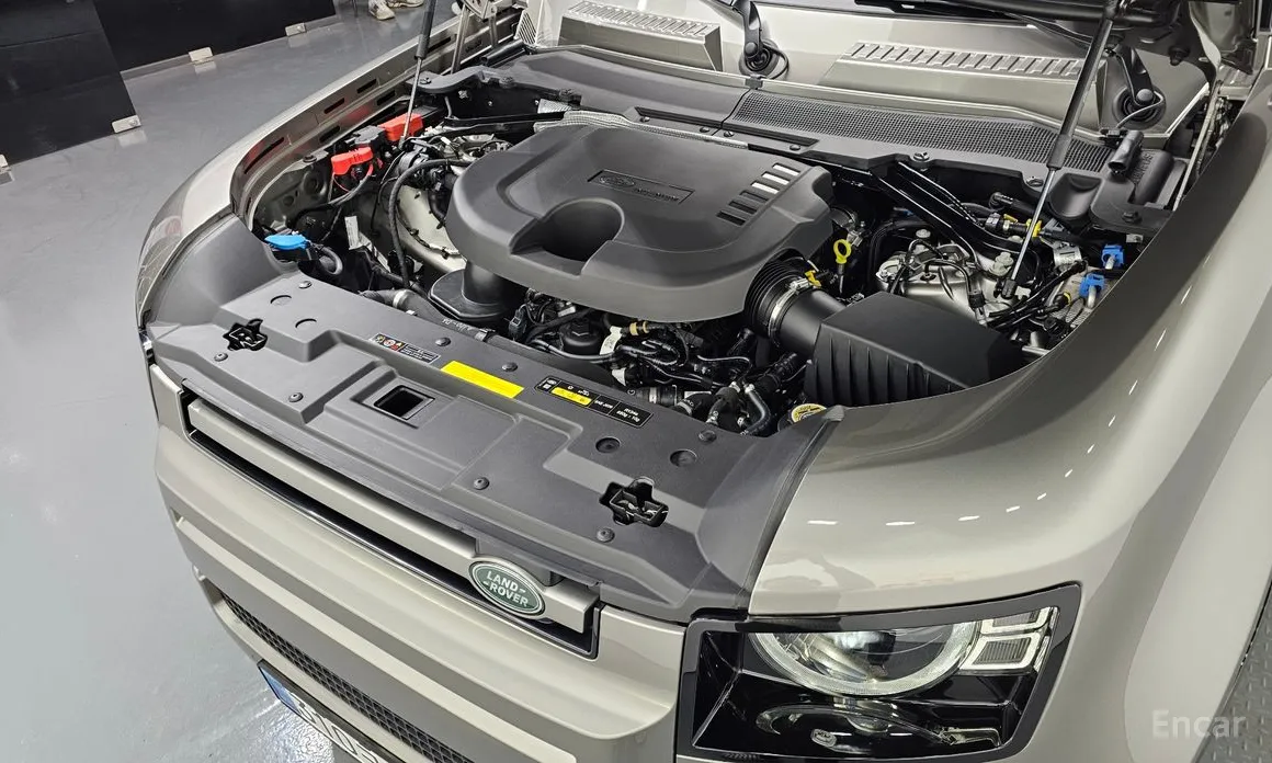 Фото 10 - Land Rover Defender