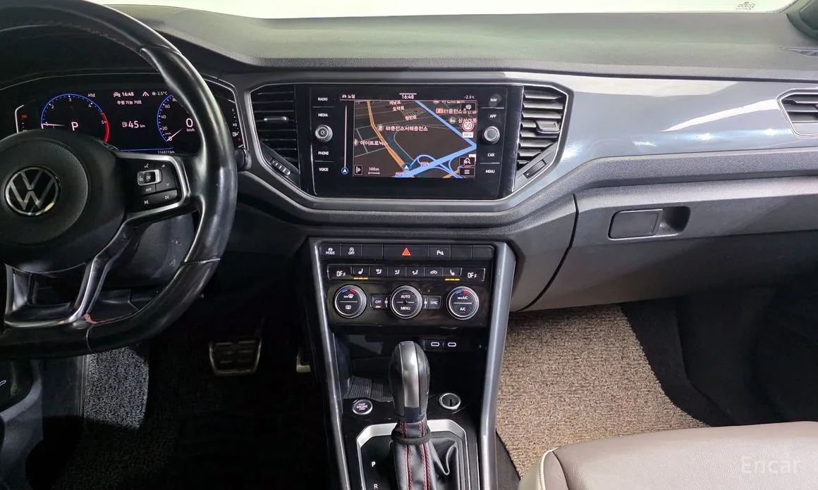 Фото 14 - Volkswagen T-Roc