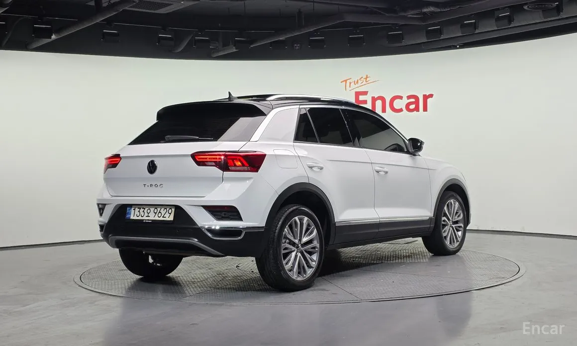 Фото 2 - Volkswagen T-Roc