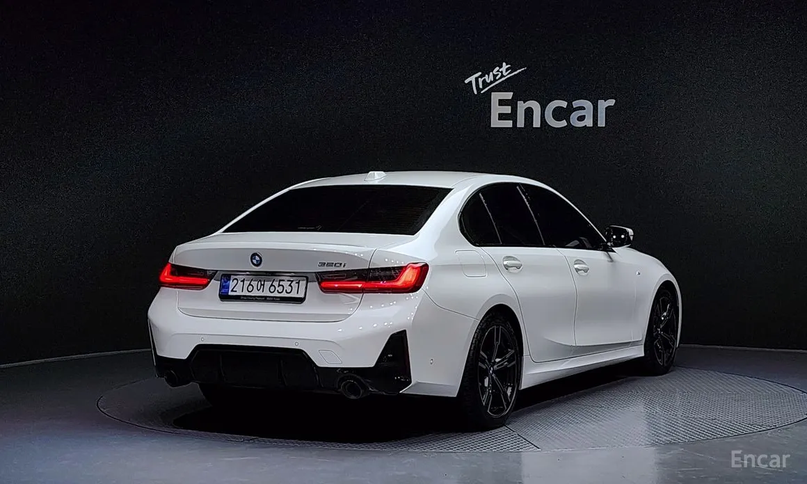 Photo 2 - BMW 3 Series