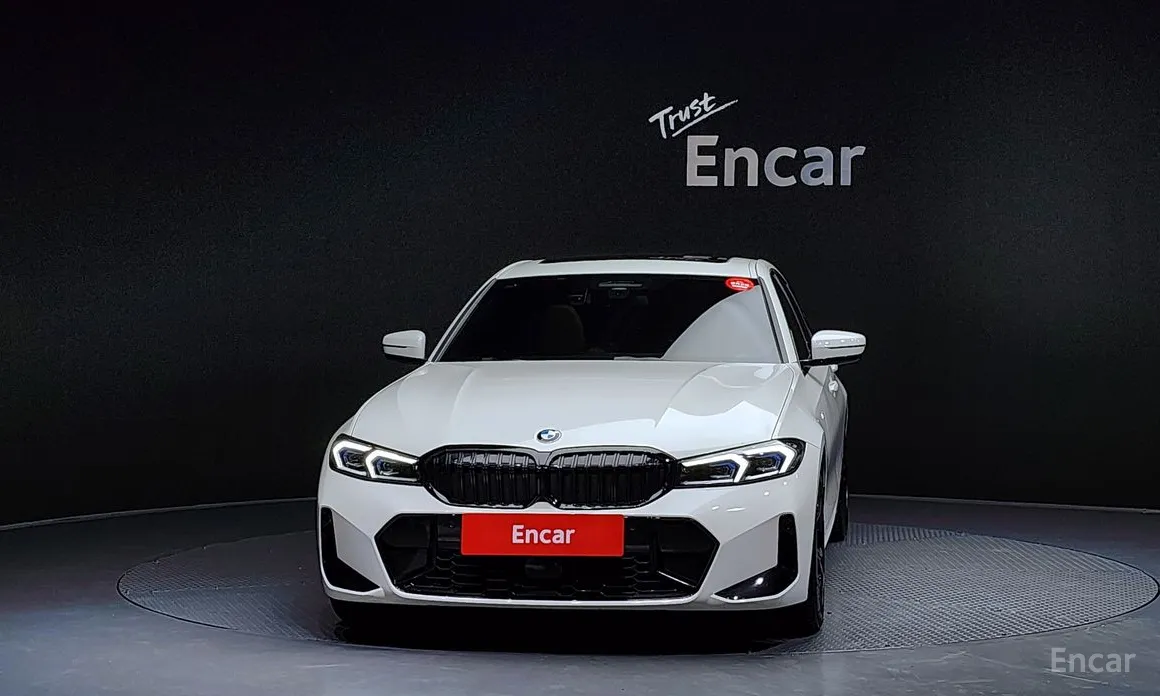 Photo 3 - BMW 3 Series