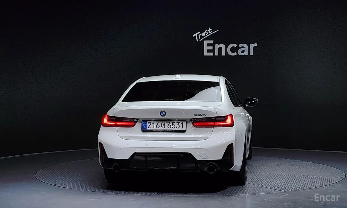 Photo 4 - BMW 3 Series