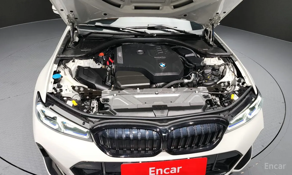 Photo 6 - BMW 3 Series