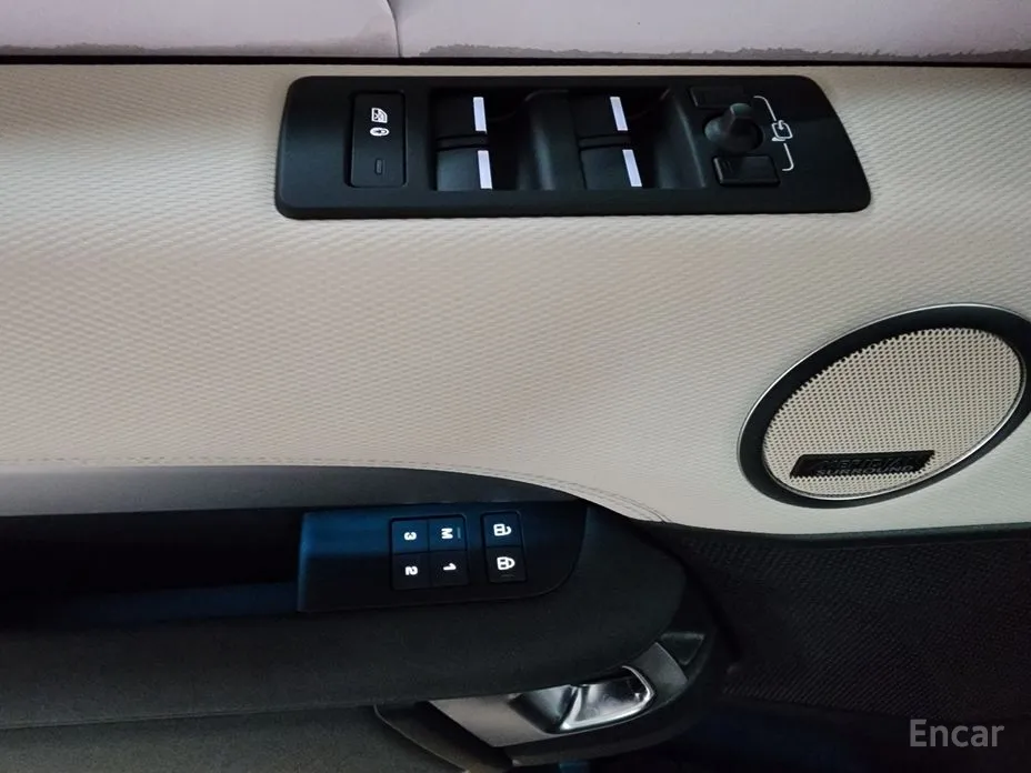 Фото 12 - Land Rover Discovery