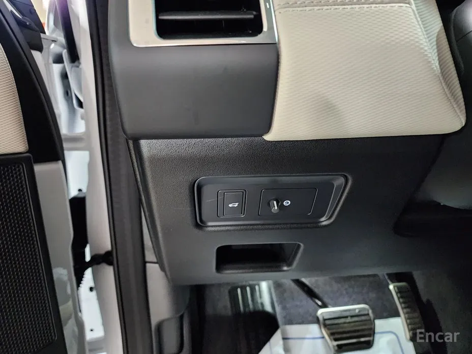 Фото 19 - Land Rover Discovery