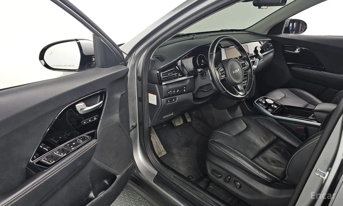 Фото 11 - Kia Niro
