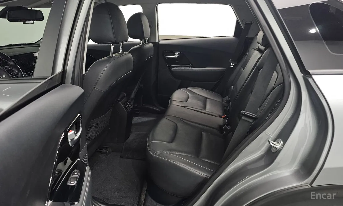 Фото 12 - Kia Niro