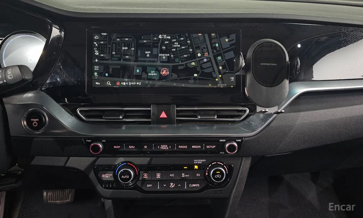 Фото 14 - Kia Niro