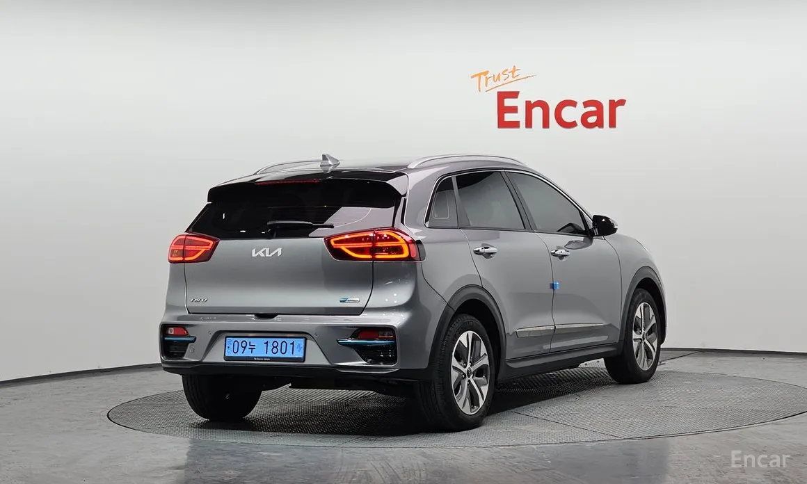 Фото 2 - Kia Niro