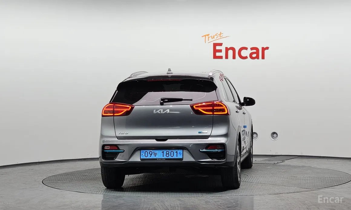 Фото 4 - Kia Niro