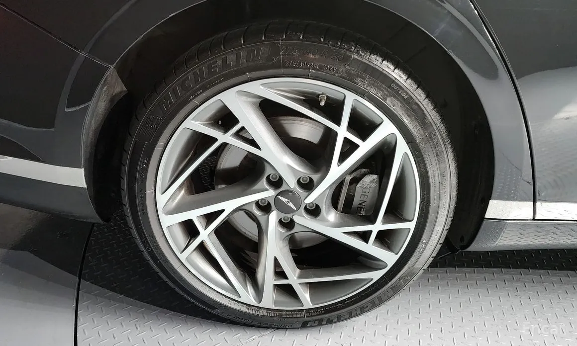 Фото 5 - Genesis G90