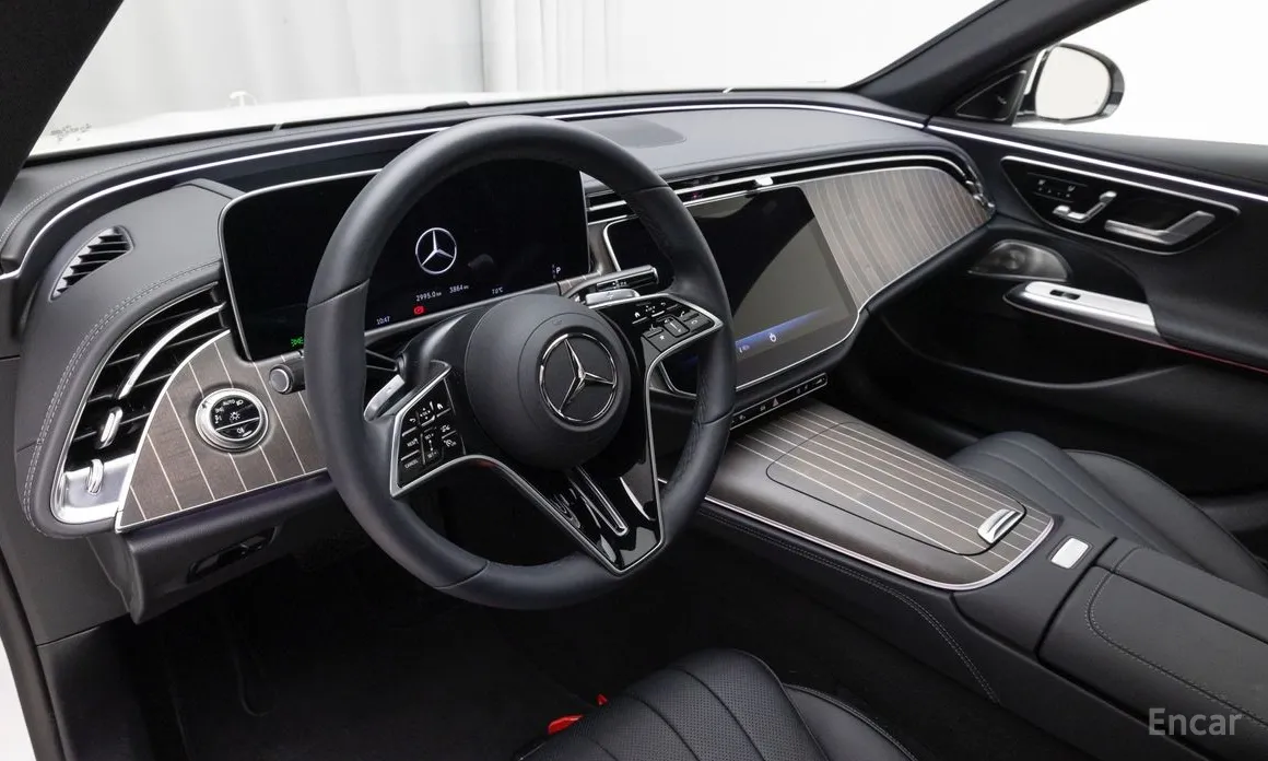 Фото 13 - Mercedes-Benz E-Class