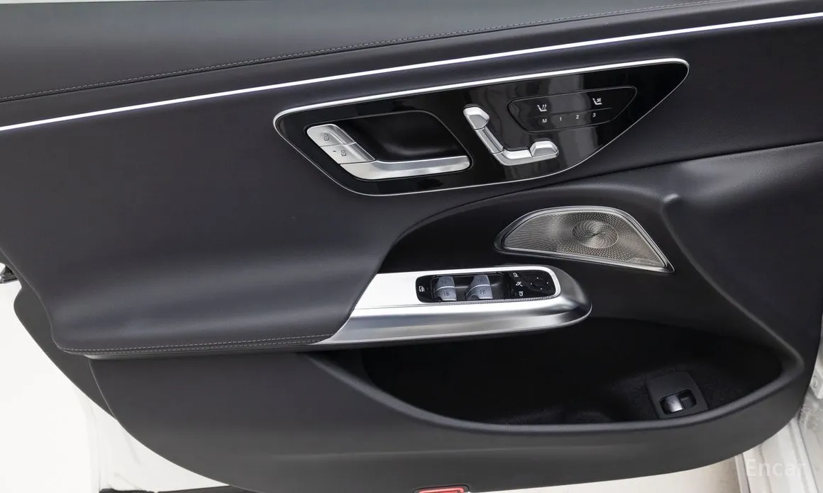 Фото 15 - Mercedes-Benz E-Class