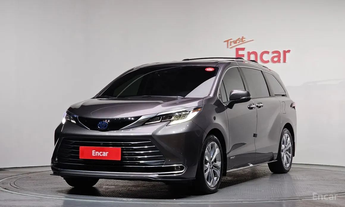 Фото 1 - Toyota Sienna