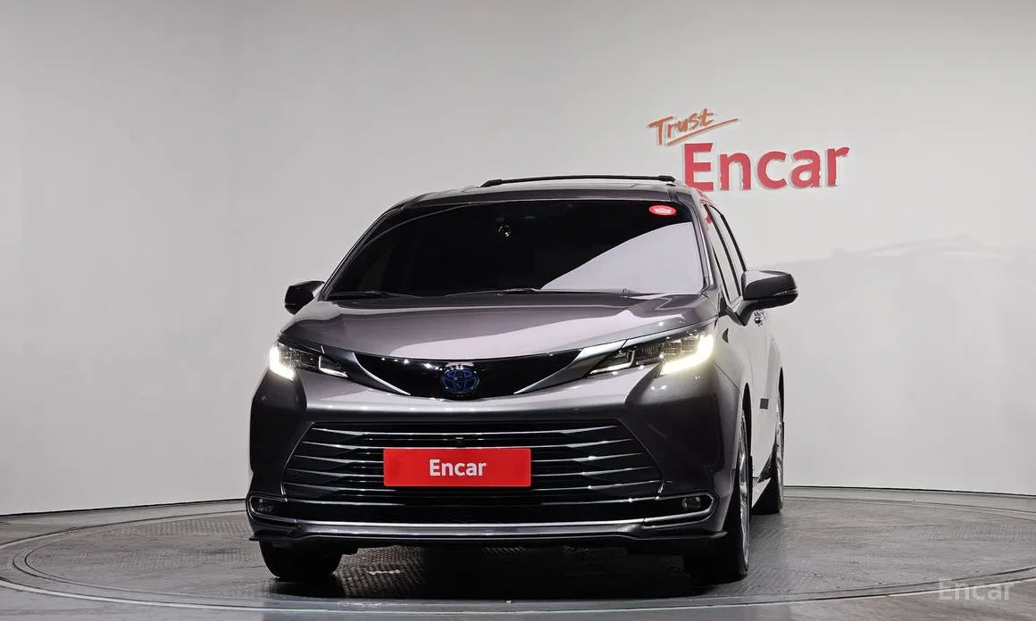 Фото 3 - Toyota Sienna