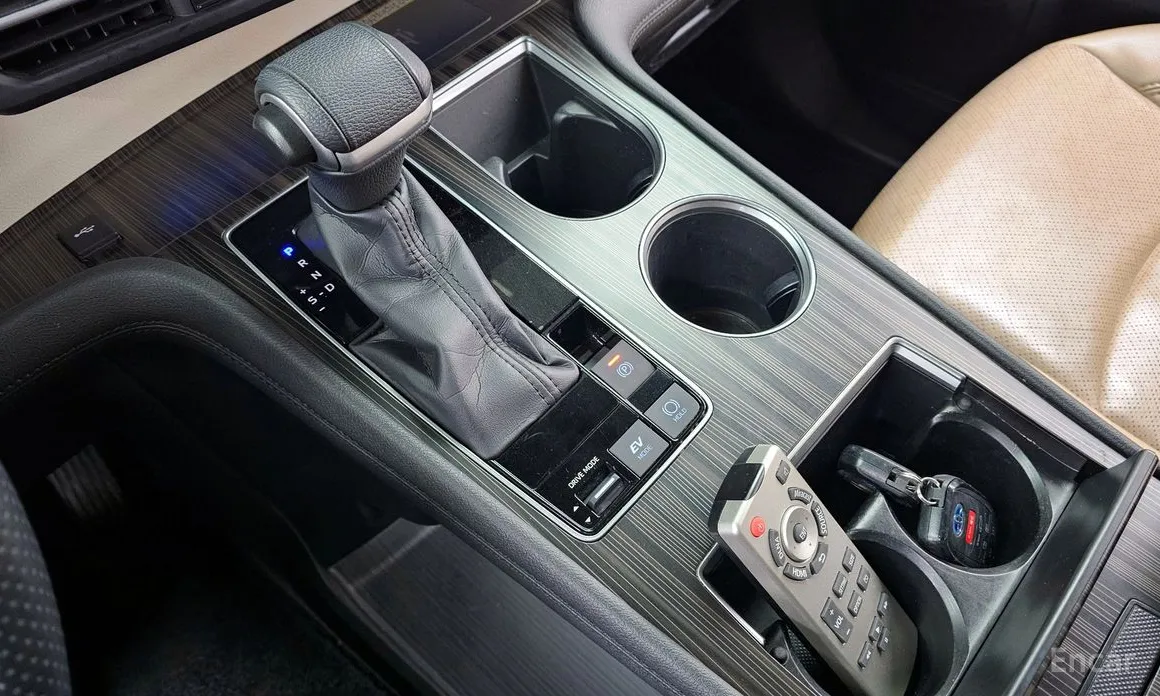 Фото 9 - Toyota Sienna