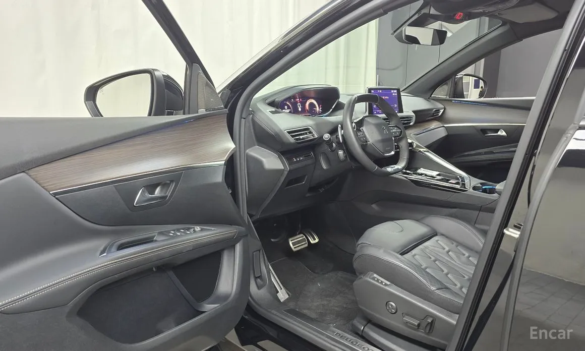 Фото 10 - Peugeot 5008