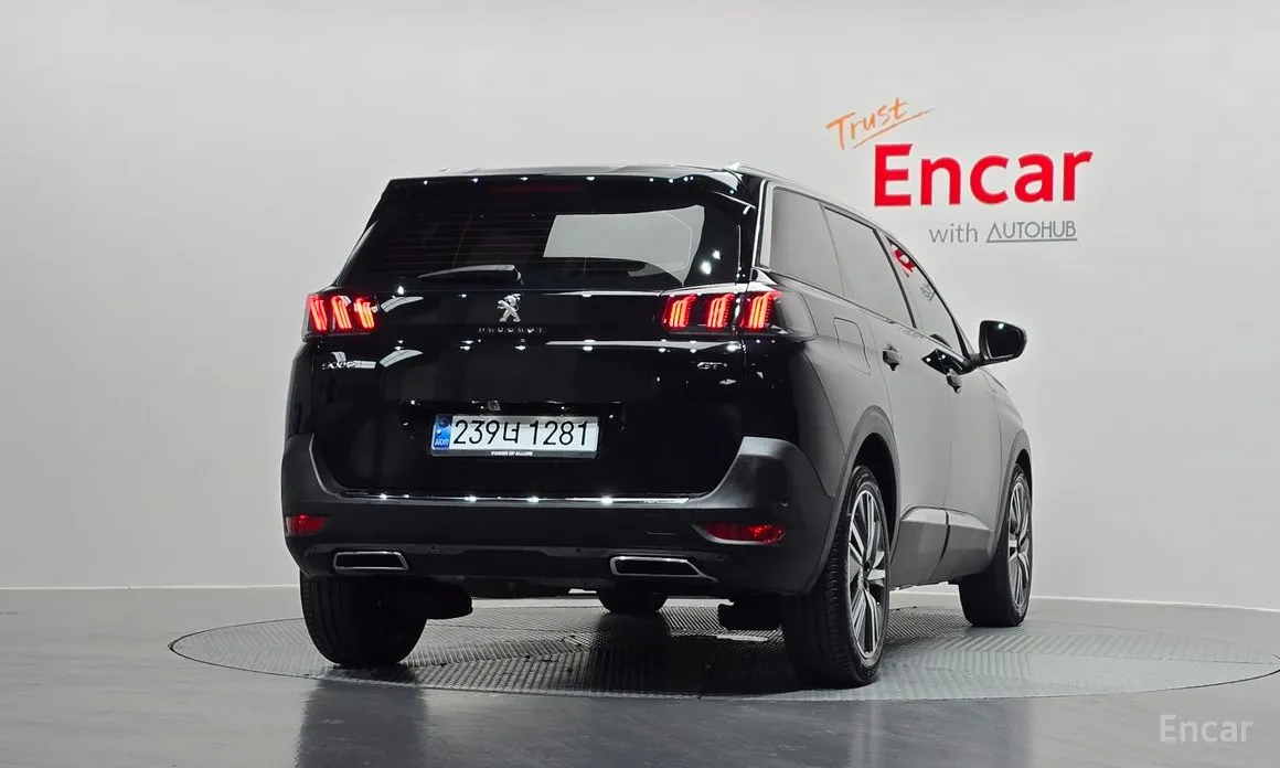 Фото 4 - Peugeot 5008