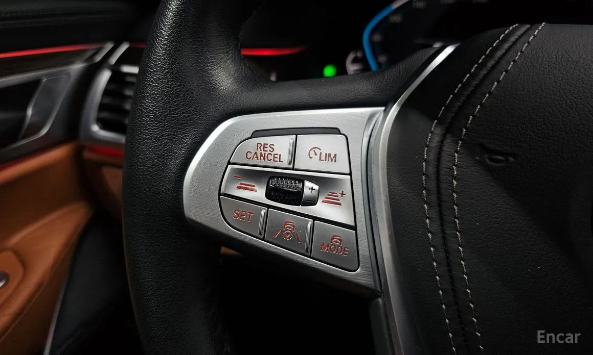 Фото 19 - BMW 7 Series