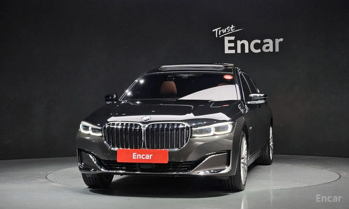 Фото 3 - BMW 7 Series