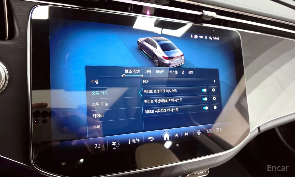 Фото 16 - Mercedes-Benz E-Class