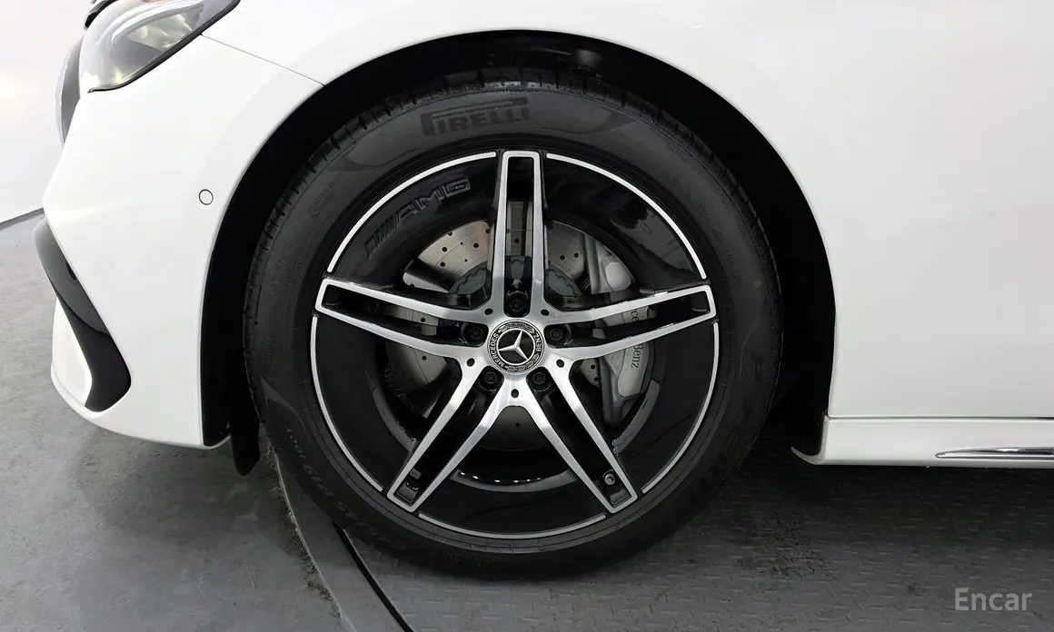 Фото 5 - Mercedes-Benz E-Class