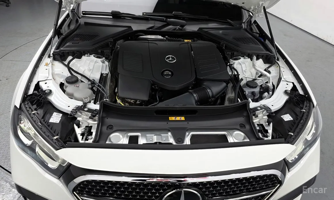 Фото 6 - Mercedes-Benz E-Class