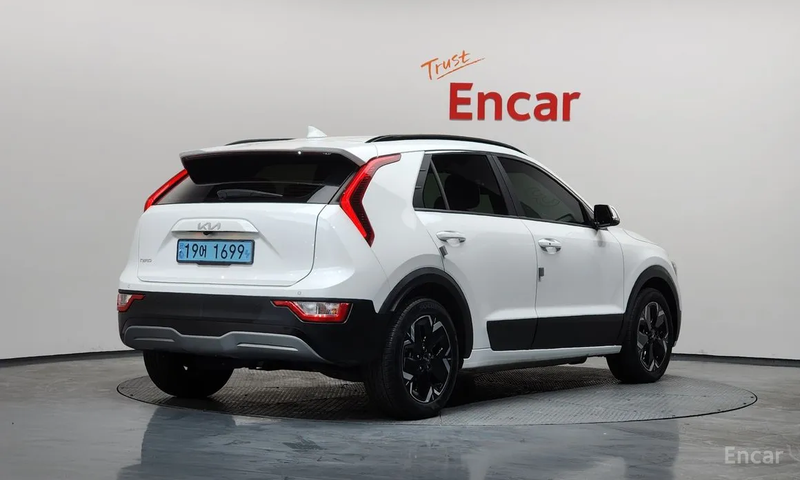 Фото 2 - Kia Niro